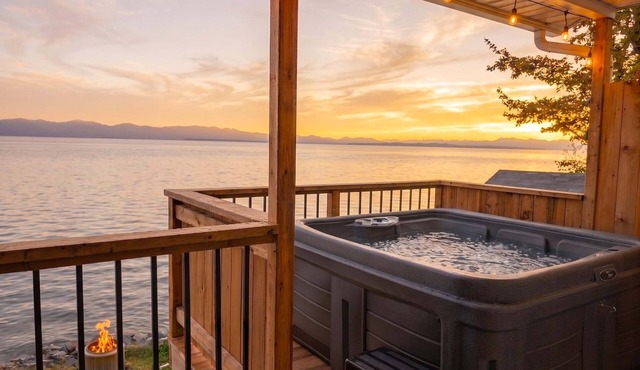 Chalet 691 Waterfront | Spa | Fireplace | WiFi |AC