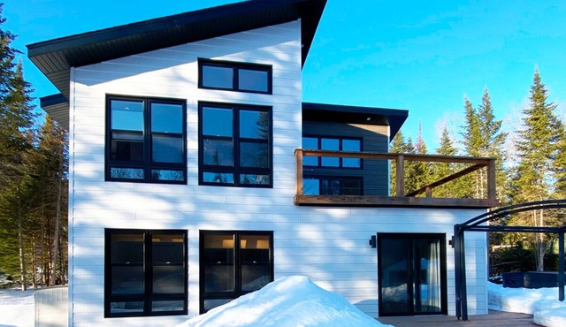 Chalet with Hot-tub, 15 min. of Mont-Tremblant (St-Jovite)