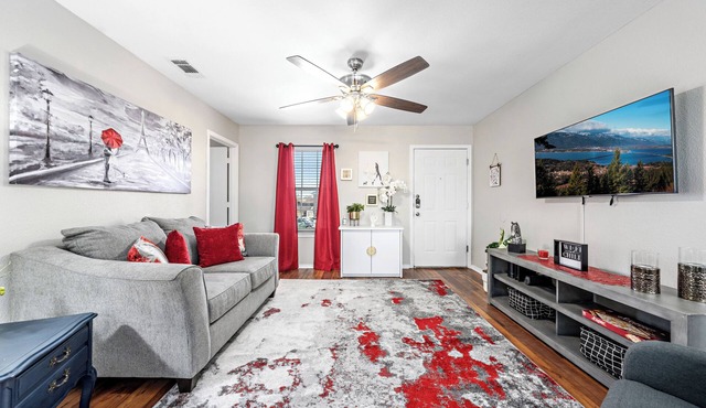 Charming 2-bedroom apartment with WiFi, AC in Killeen