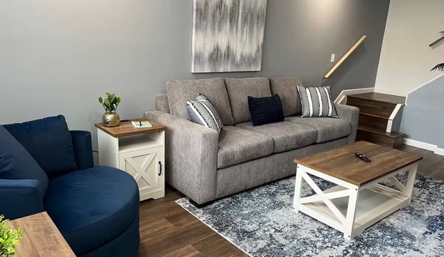 Charming 2-bedroom condo in fantastic Flat Rock with WiFi, AC