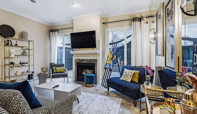 Charming 2 Bedroom Holland Condo