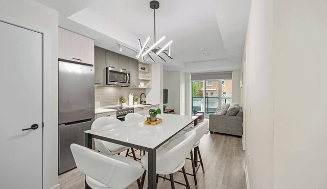 Charming 2-bedroom suites in delightful Toronto with AC