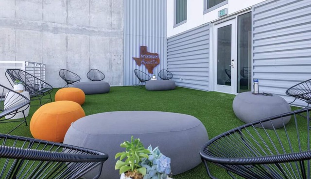 Charming 2-bedroom Suite in Lovely Austin with Rooftop Pool!