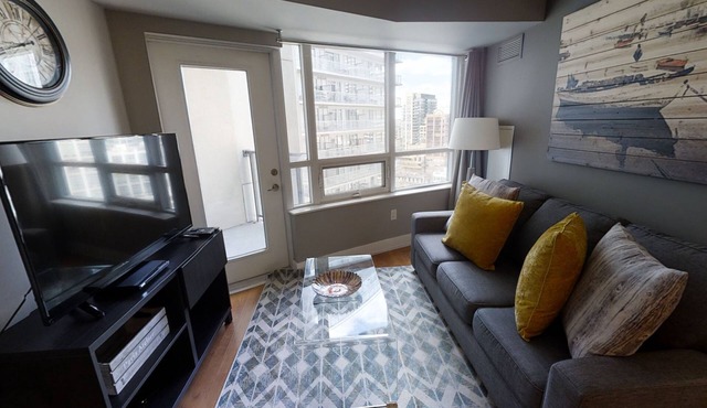 Charming 2-BR Condo in DR Toronto