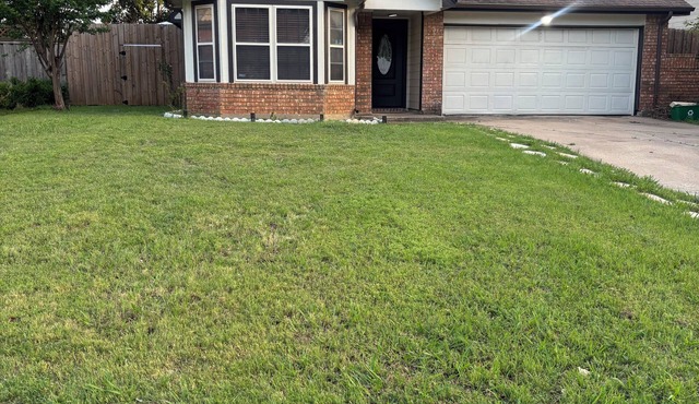 Charming 3-bedroom house with AC in Grand Prairie