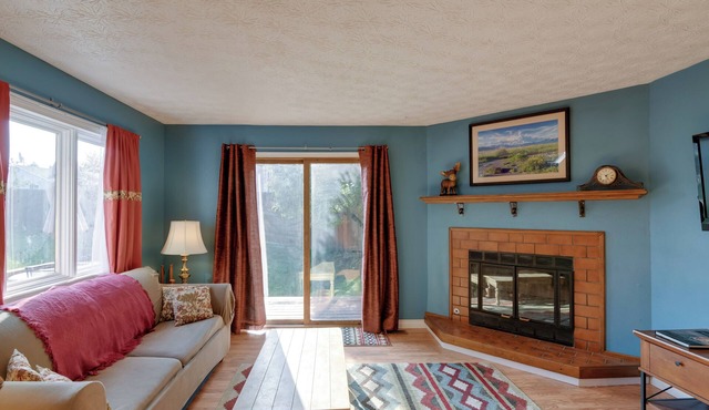 Charming Anchorage Home w/Grill + Deck!