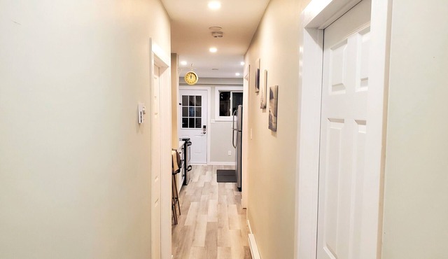 Charming and Cozy 2 Bed Apt near St Lawrence River