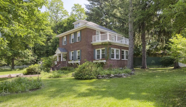 Charming Brick House -Hudson Valley in Poughkeepsie