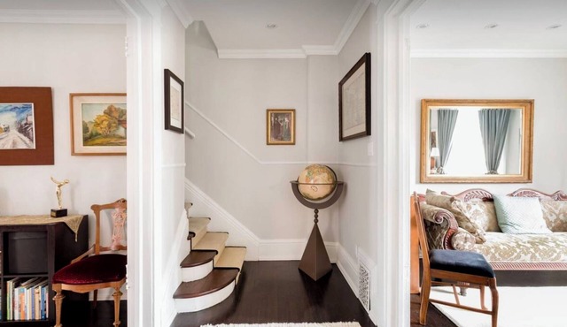 Charming Century Home - Easy stroll to restaurants, parks, schools, transit