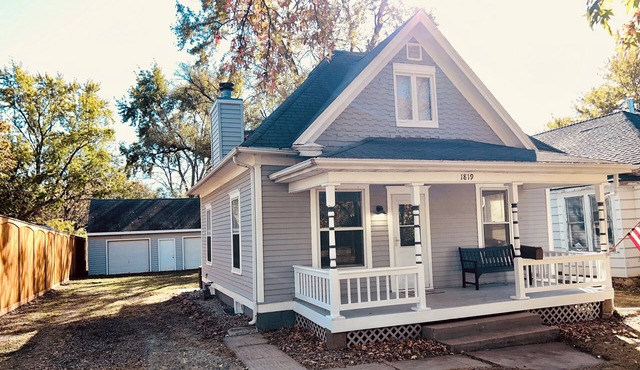 Charming cottage near hospitals