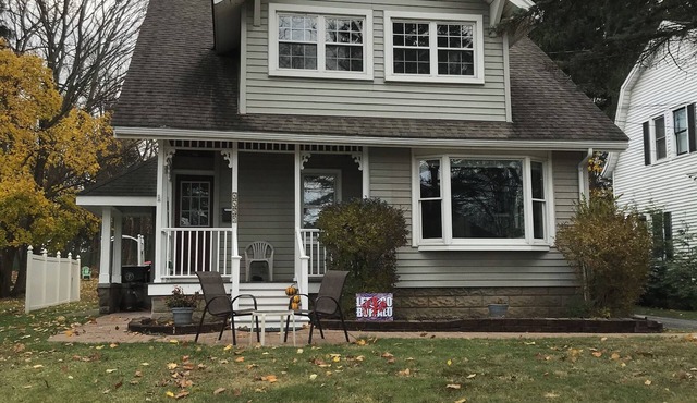 Charming Historic 2-bedroom unit with WiFi in lovely Orchard Park Village