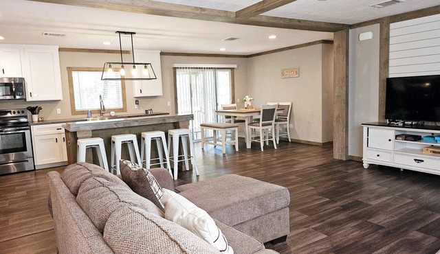 Charming, private 3-BR home in lovely Coldspring with WiFi and fenced yard.