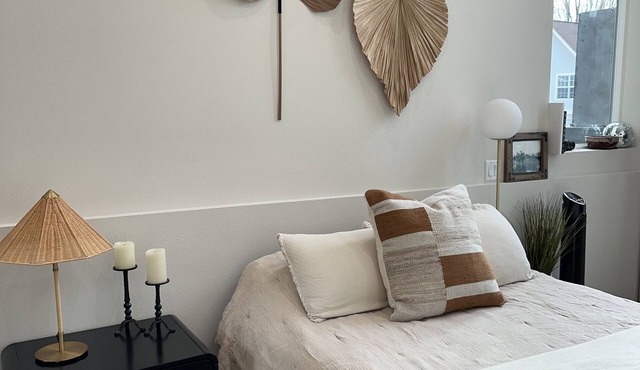 Charming Seattle Studio near Lumen Field & T-mobile Park