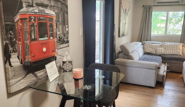Charming studio in delightful Spring Branch for a quick, tranquil stay.