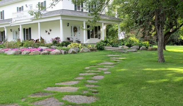 Charming Suite Retreat for a Family-Friendly Getaway in Winchester, Ontario
