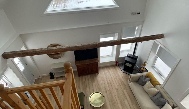 Charming two story retreat situated in the beautiful Haut St-Laurent. n