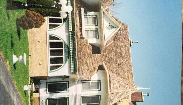 Chestnut Charm Bed & Breakfast