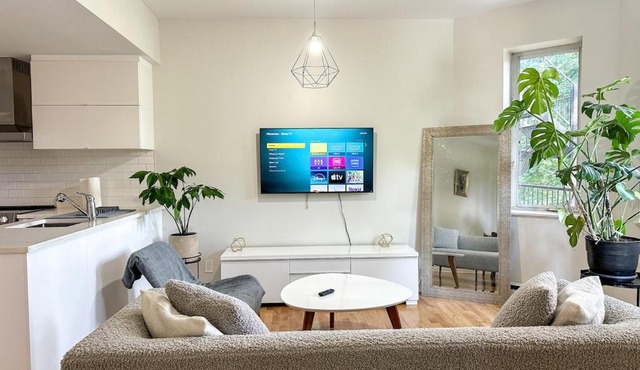 Chic & Fully Furnished 2-Bedroom Apartment in Prestigious Westmount