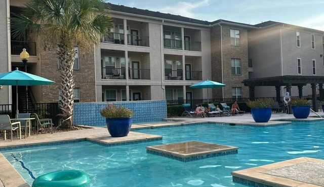 Chic Magnolia 1BR Pool Gym Near Lake Conroe