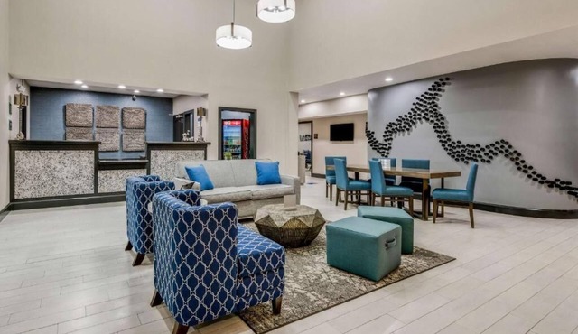Clarion Pointe