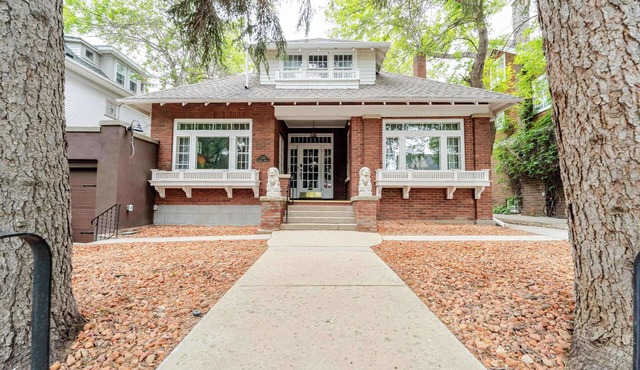 Clifton House - Spacious 5 Bedroom Character Home