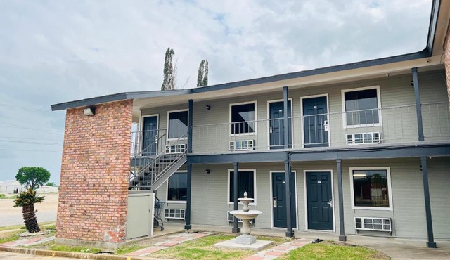 Coachway Inn in Luling