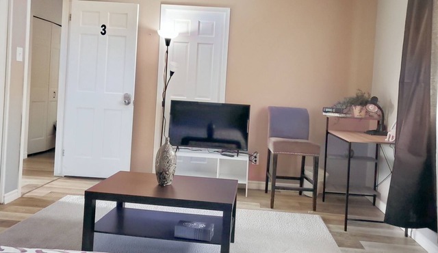 Colline-Single Room- Self Check-In