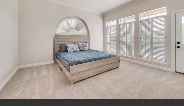 Come Take a Splash at Updated Beautiful Home!