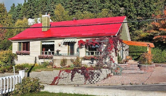 Comfortable residence close to the St Lawrence River and Domaine Forget