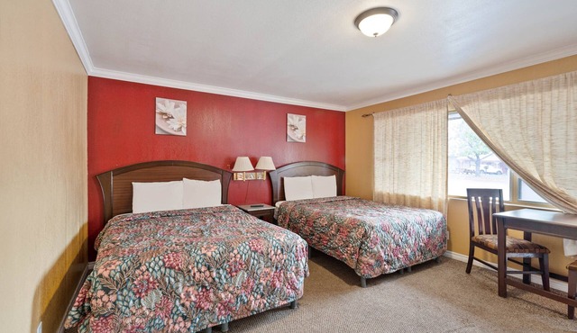 Comfortable Stay with Free Onsite Parking, Pet-friendly Accommodation