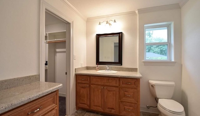Comfy1-bedroom 1-bath with WiFi and Cable TV in lovely Angleton
