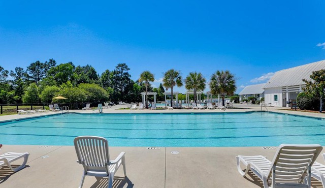 Community Pools + Dock: Moncks Corner Getaway in Moncks Corner