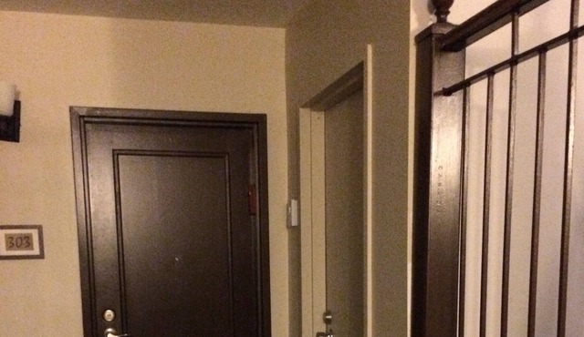 CONDO VAL SUTTON (ski 2 minutes away )(walking distance)
