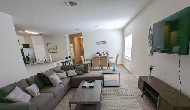Contemporary haven 4bd 2bd Pro Photos coming soon!