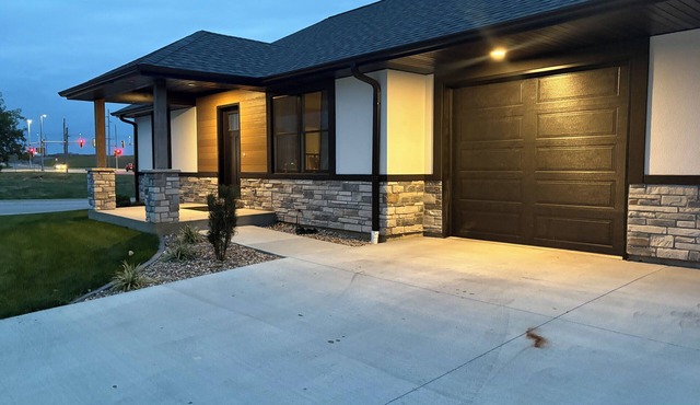 Cool 2-bedroom three bed contemporary condo in a quiet area of Quincy.