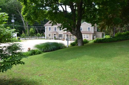 Cornwall Inn in Cornwall Bridge