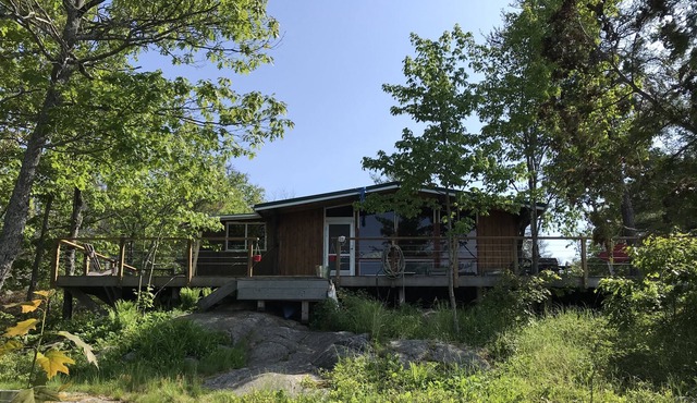 Cosy Cedar Cottage -Georgian Bay