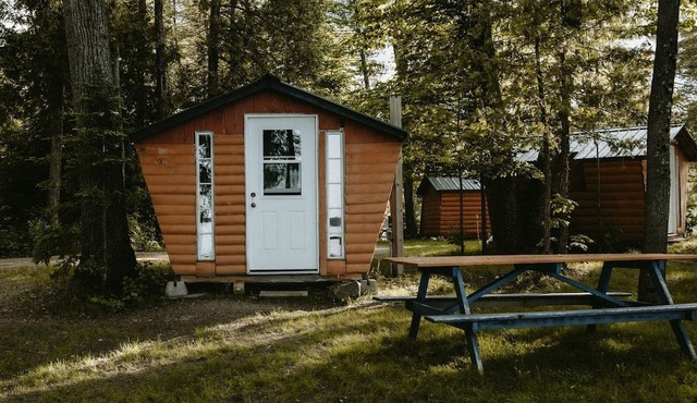 Couples Glamping Cabin for Nature Getaway on Golden Lake