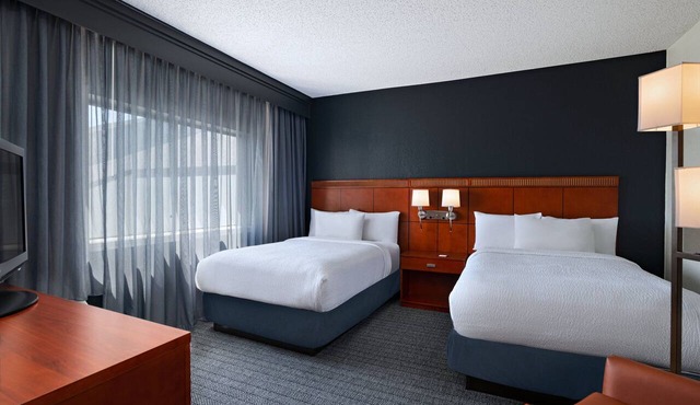 Courtyard by Marriott Dallas Arlington/Entertainment Dist