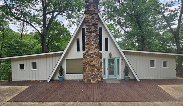 Cove Castle at Monkey Island, Ok on Grand Lake 5 min to Shangri-La Golf Courses