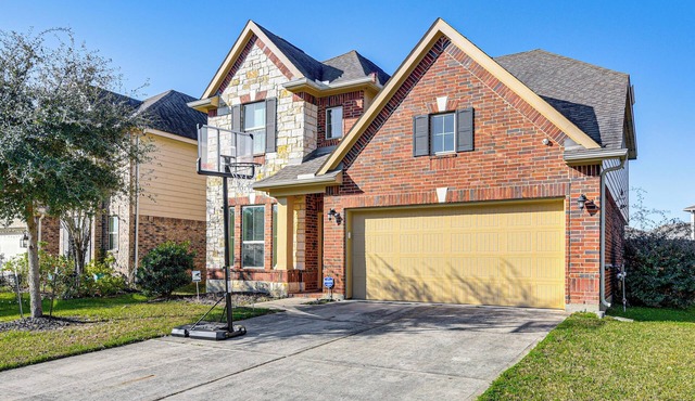 Covered Patio & Spacious Yard: Houston Area Home!