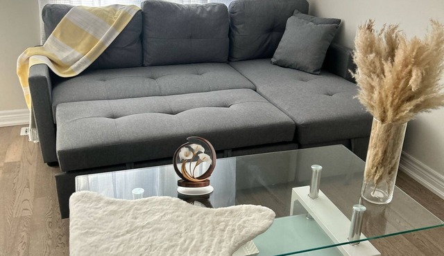 Cozy 3+1 bedroom townhouse in Brampton -A true "home away from home",