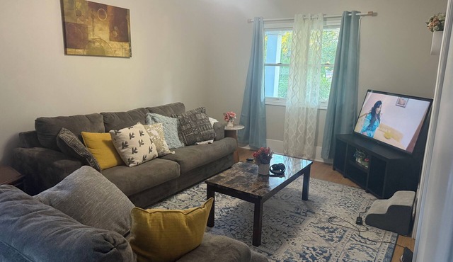 Cozy 3BR Lower Unit home in South Buffalo Near Downtown