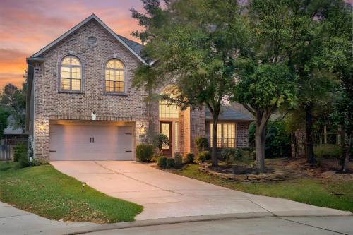 Cozy 4bdrm 3bath Home in The Woodlands