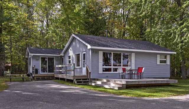 Cozy Alanson Cottage - Steps to Dock on Burt Lake!