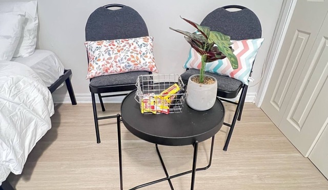 Cozy Bachelor apartment| 2mins to major retail store