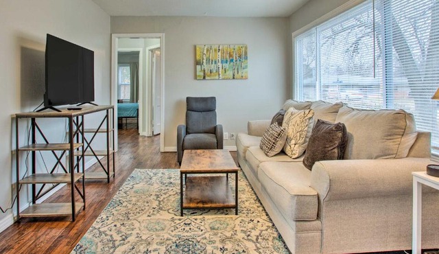 Cozy Bethany Vacation Home - Pets Welcome!
