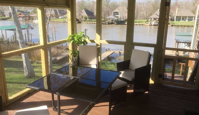 Cozy Camp With Sun Decks! Near New Orleans and Baton Rouge.!