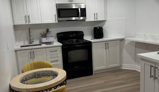 Cozy & Convenient Stay - Steps from Shops, Transit at Your Door