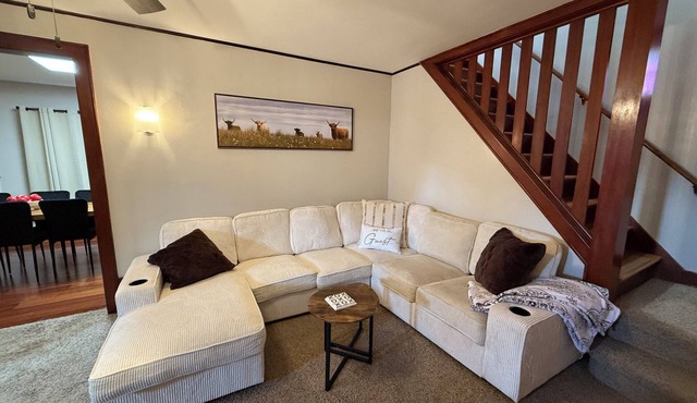 Cozy Corner Cottage - 4 Bed/2 Bath No Cleaning Fee!